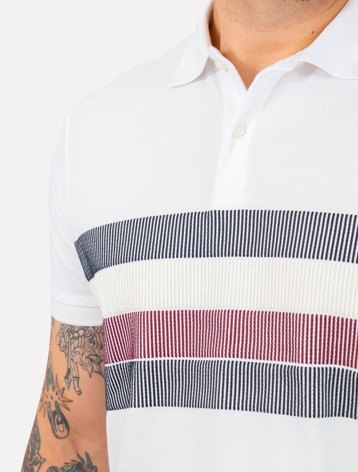 Vista 2 Polo Tommy Hilfiger Masculina Regular Shadow Global Stripe Branca Tommy Hilfiger branco