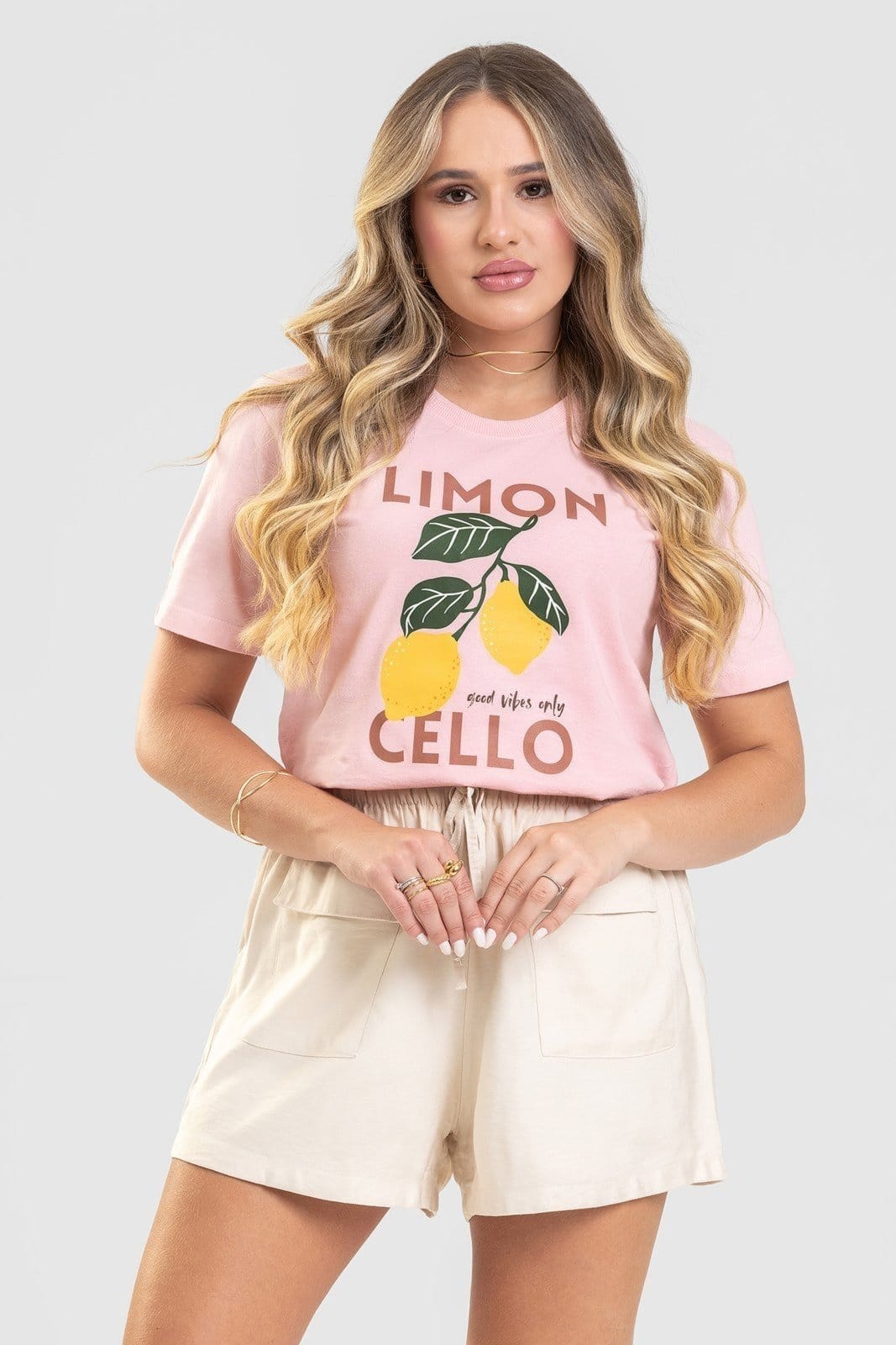 Vista 2 Camiseta Feminina Cianitas Estampa Limão Good Vibes Cianitas marrom