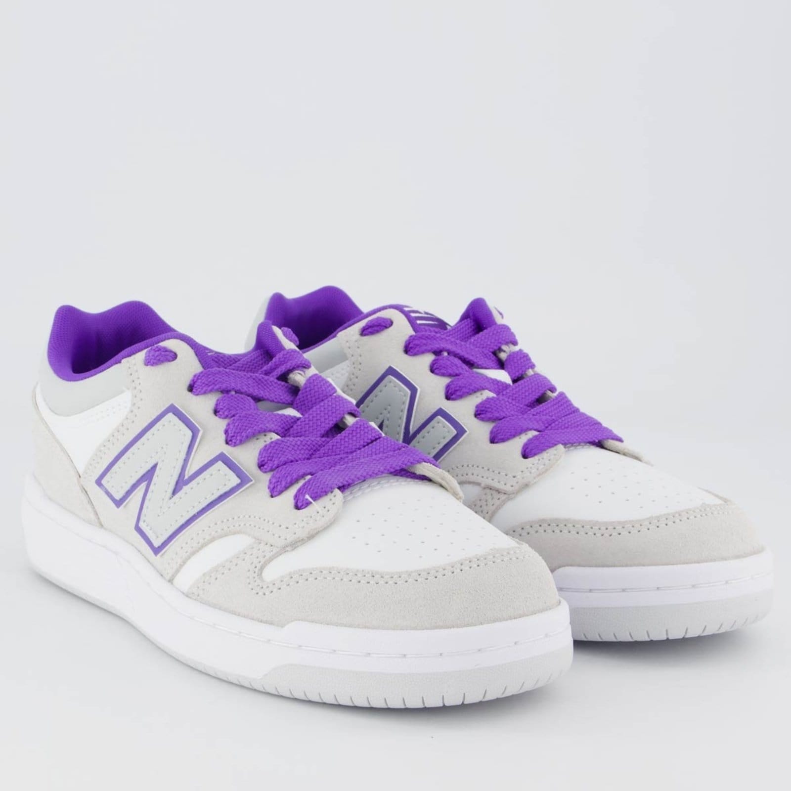 Vista 2 Tênis New Balance 480 Low Feminino e Roxo New Balance cinza