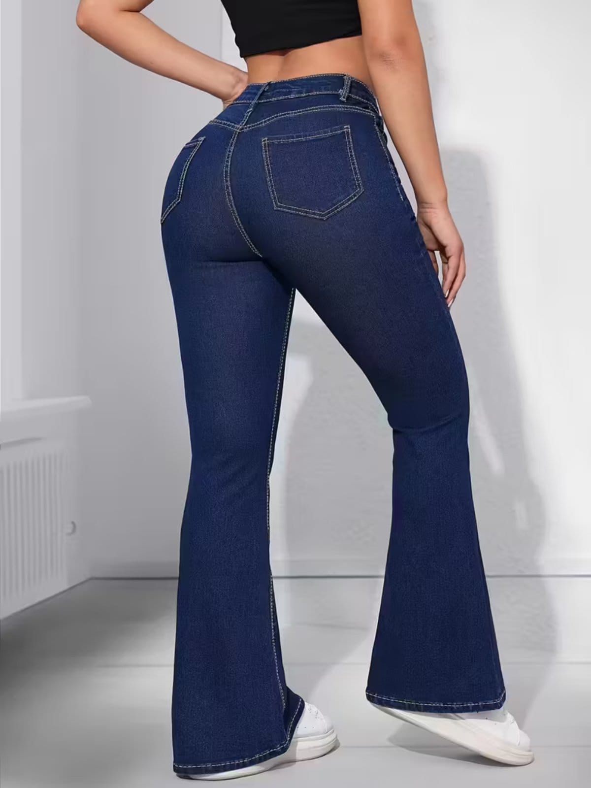 Vista 2 Calça Jeans Flare Alpha Street Wear Escura Feminina Cintura Alta e Caimento Perfeito Alpha Street Wear azul/jeans azul