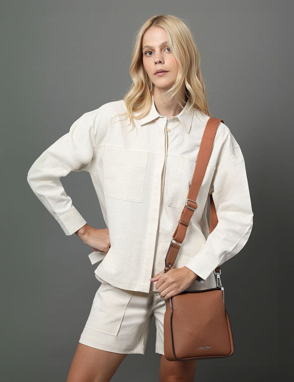 Bermuda Feminina Linho Texturizado Calvin Klein - Off White