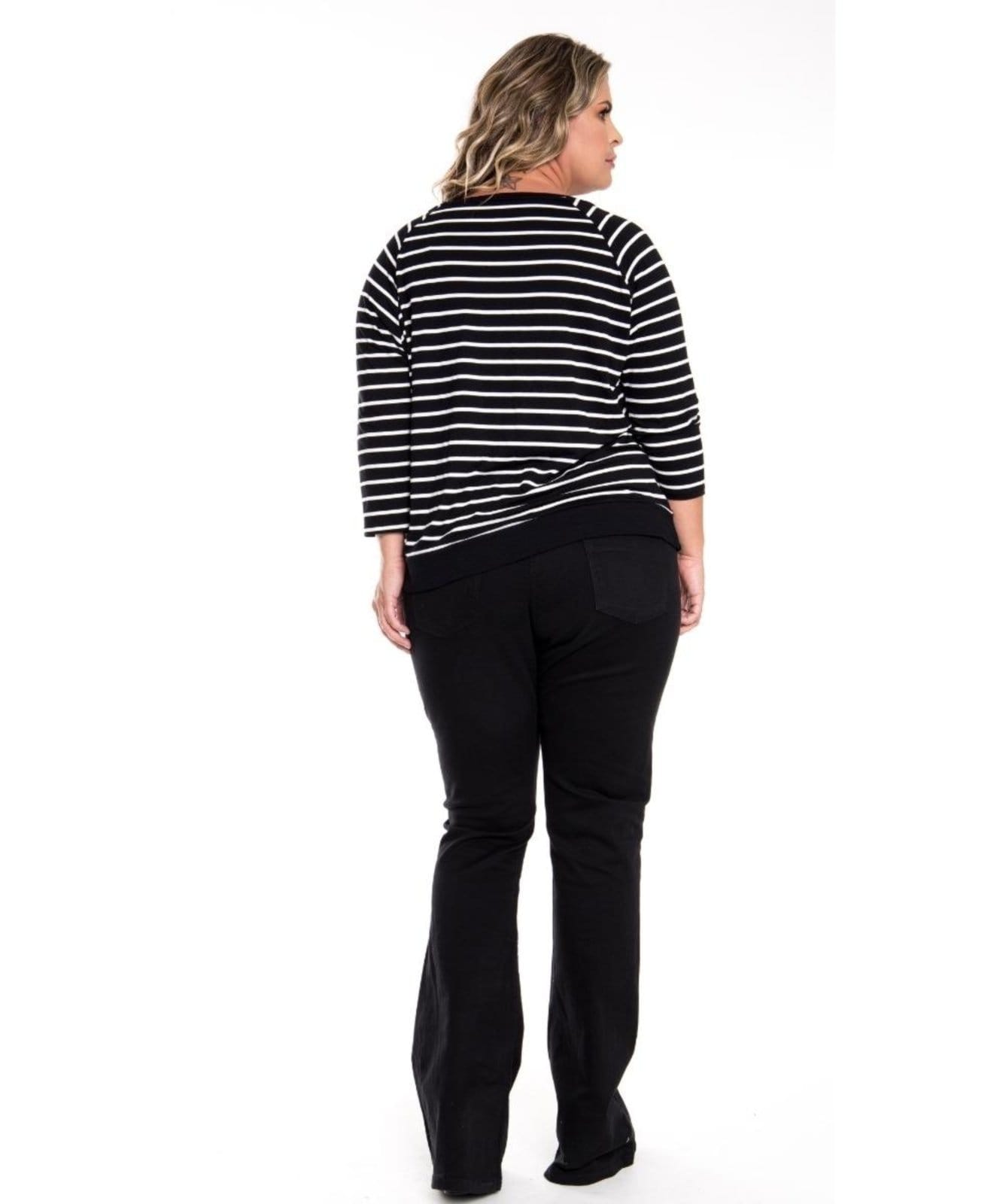 Vista 2 Calça Feminina Plus Flare Razon Jeans preto