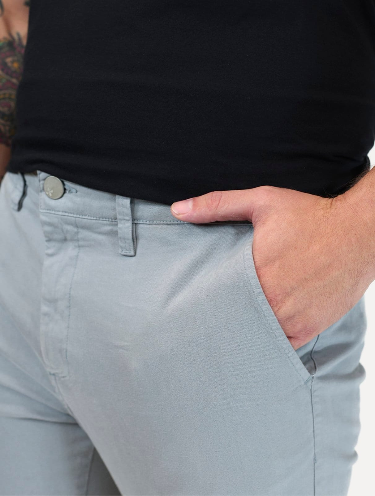 Vista 2 Calça Dudalina Masculina Sarja Slim Faca Color Claro Dudalina cáqui