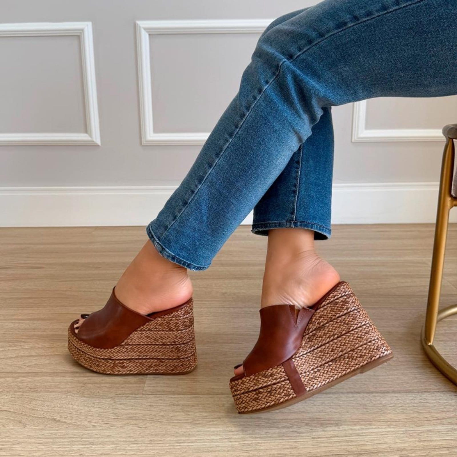 Vista 2 Tamanco Plataforma Tramado Camille Damannu Shoes marrom