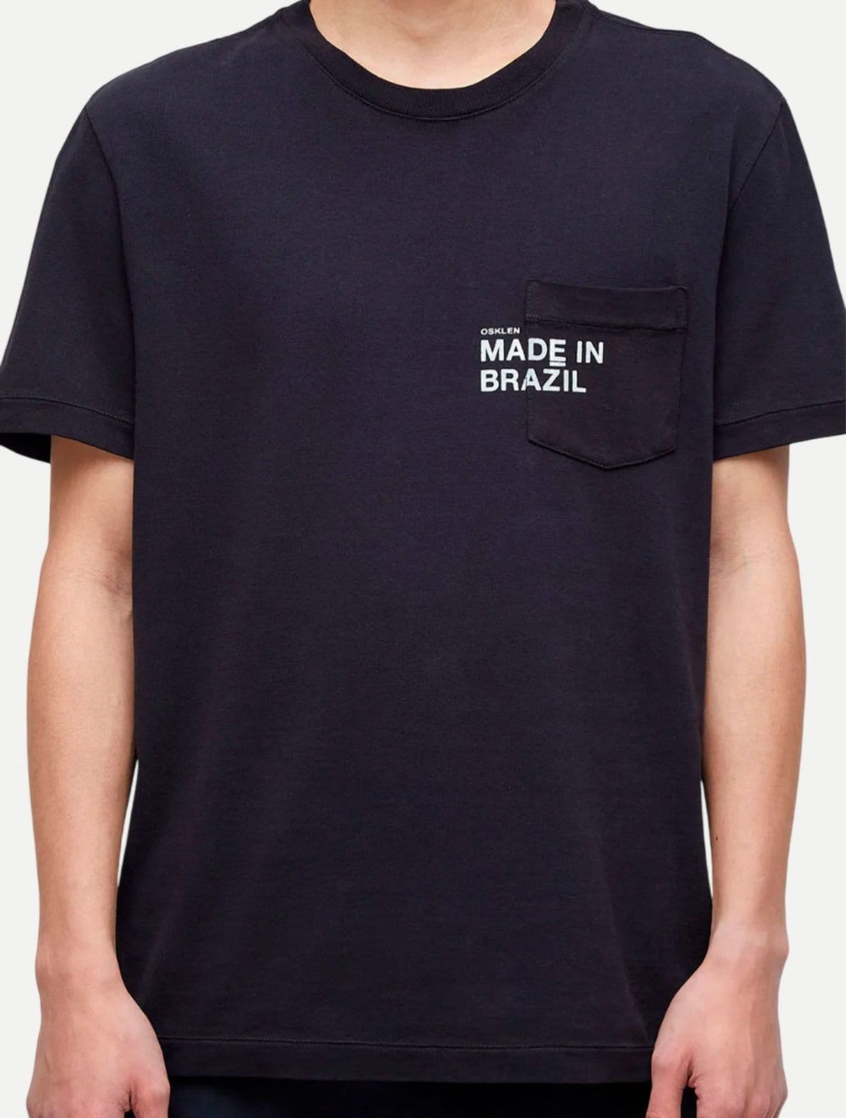 Vista 2 Camiseta Osklen Regular Pocket Preta Osklen preto