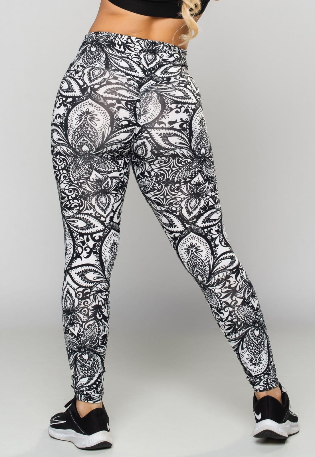 Vista 2 Calça Empina Bumbum MVB Modas Suplex Estampada Cintura Alta Mandala Mvb Modas branco/estampado/multicolorido/preto