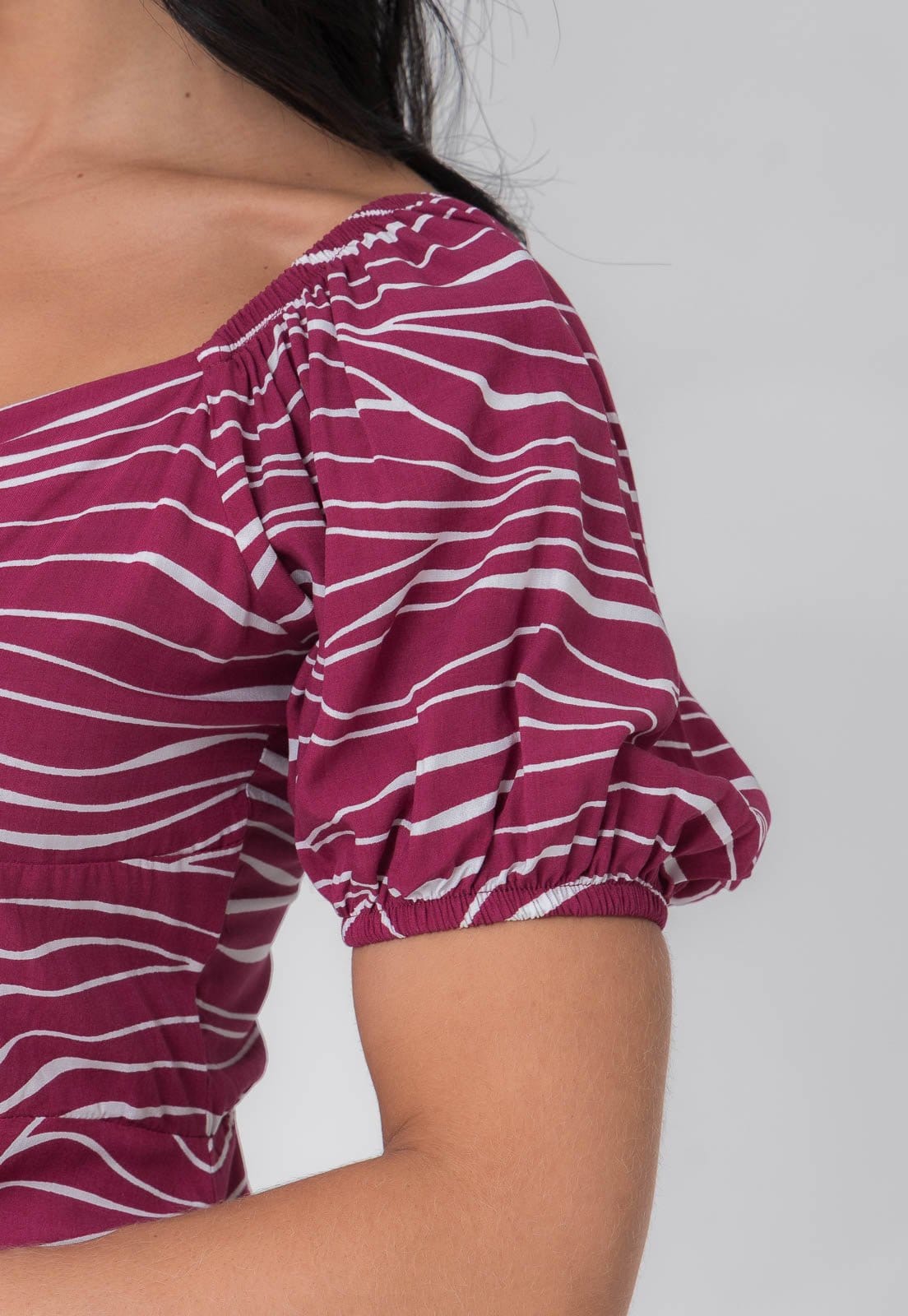 Vista 2 Vestido Aura Midi árcia Ondas Aura vinho