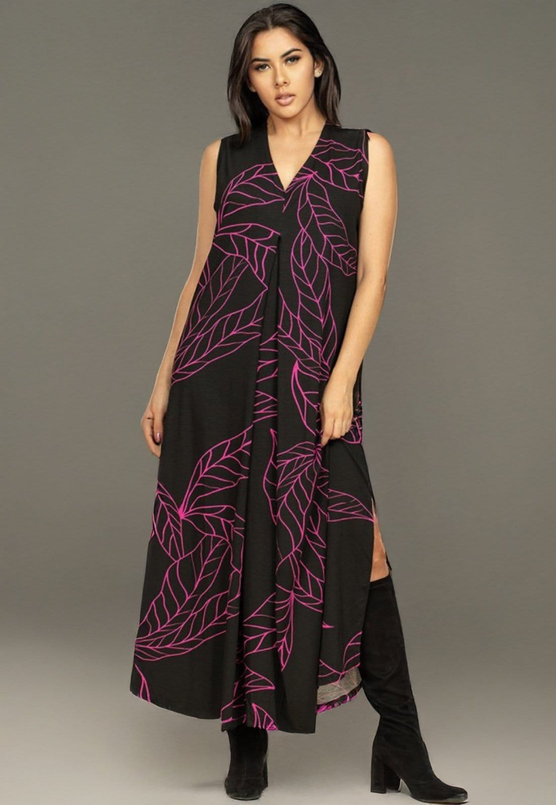 Vista 2 Vestido Cabanafree Longo Acará Malha Estampa Antúrios Cabanafree estampado/lilás/preto