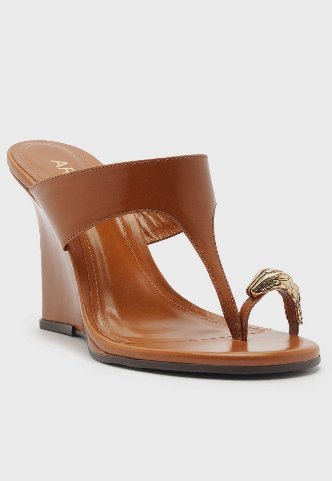 Vista 2 Sandália Anabela Arezzo Detalhe Metálico Warm Almond Arezzo caramelo