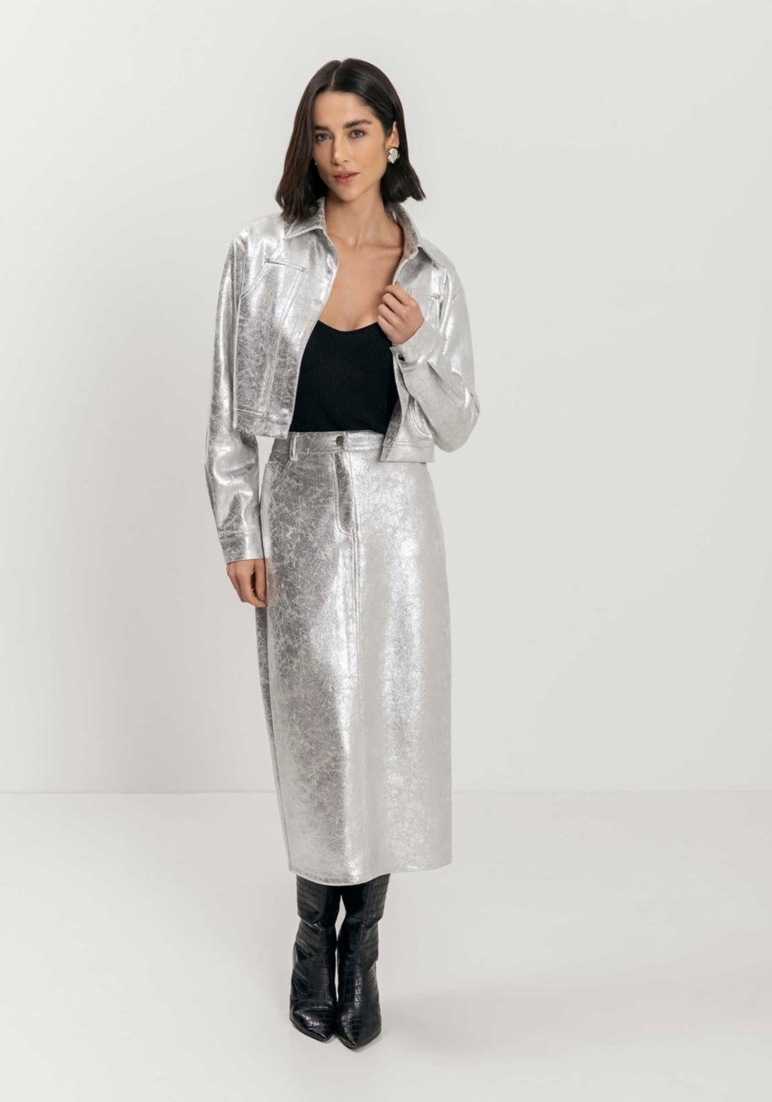 Saia Chá Com Cintura Média Em Suede Metalizado