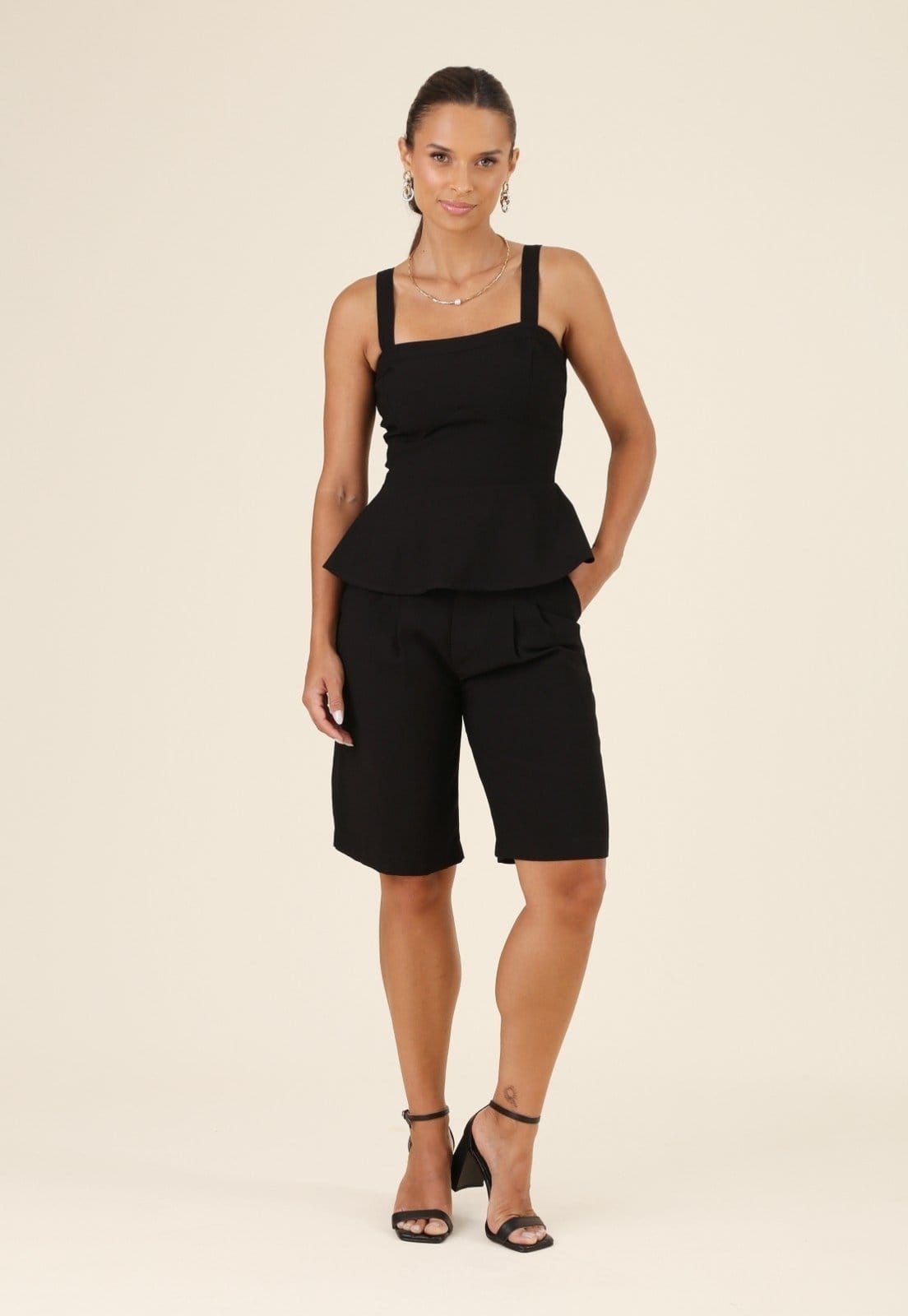 Bermuda Pop Me Em Alfaiataria Bolso-Faca