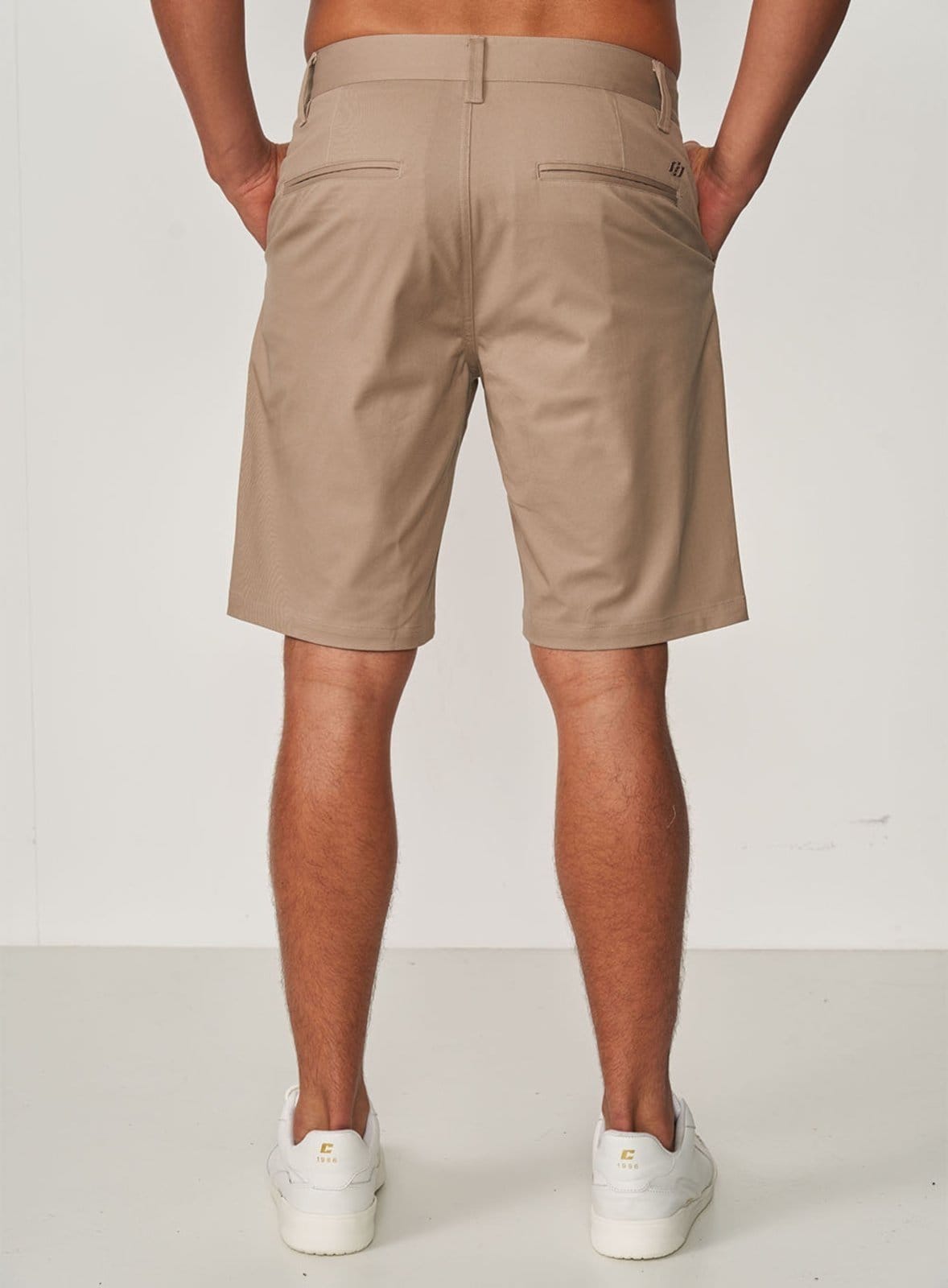 Vista 2 Bermuda Sarja Linha Essential Colcci Castle Colcci bege sand