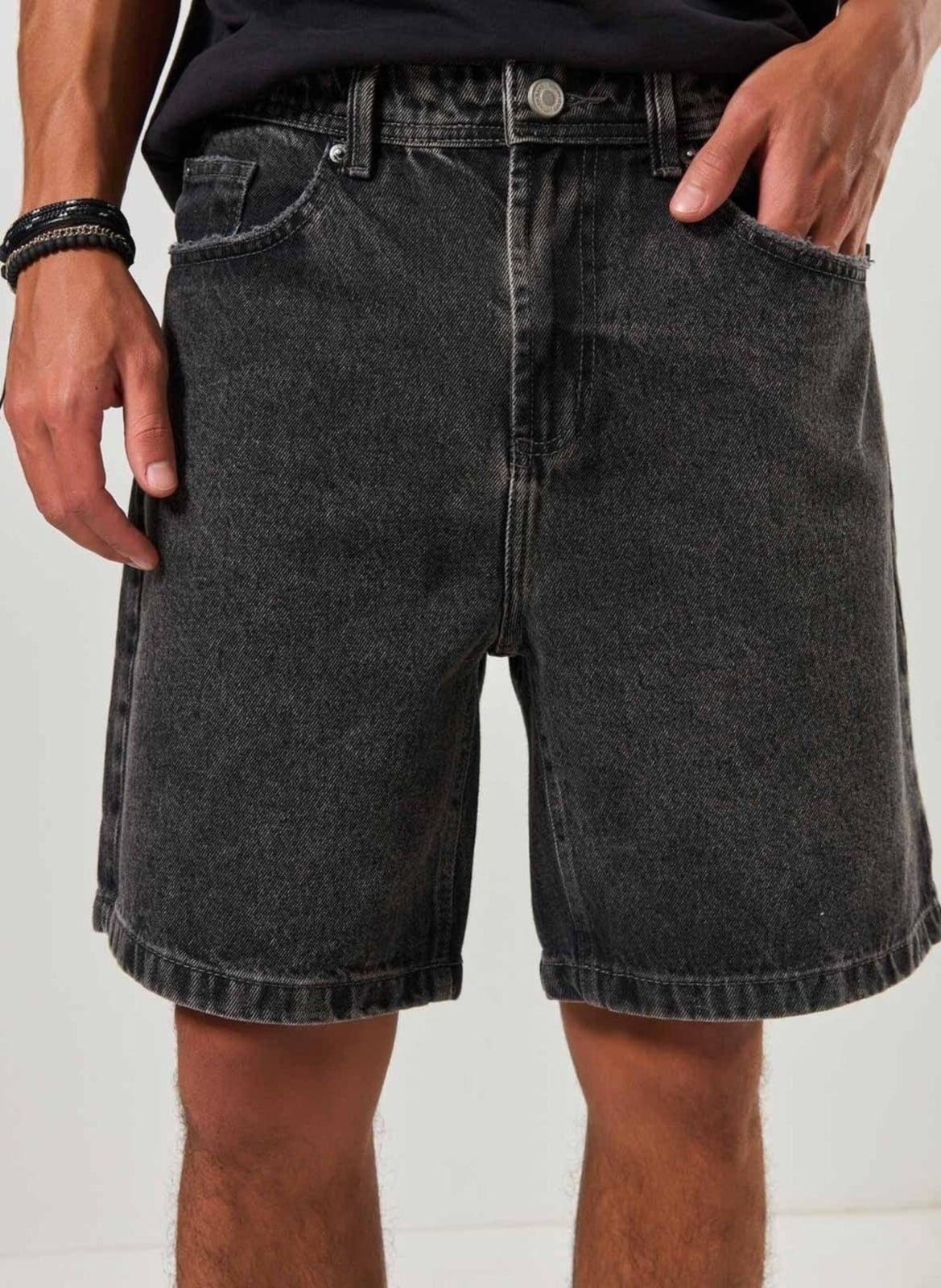 Vista 2 Bermuda Jeans Escuro Básica Youcom cinza