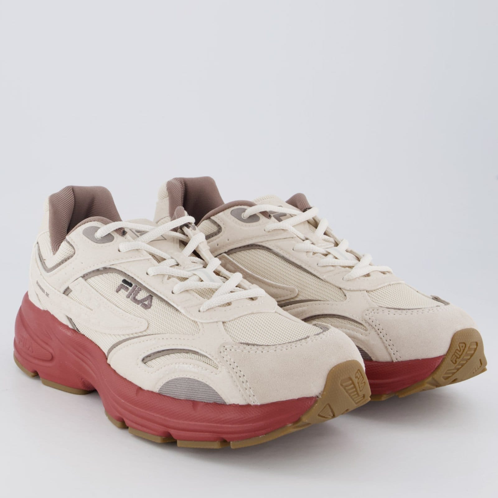 Vista 2 Tênis Fila Runner 2K SE e Bordô Fila bege