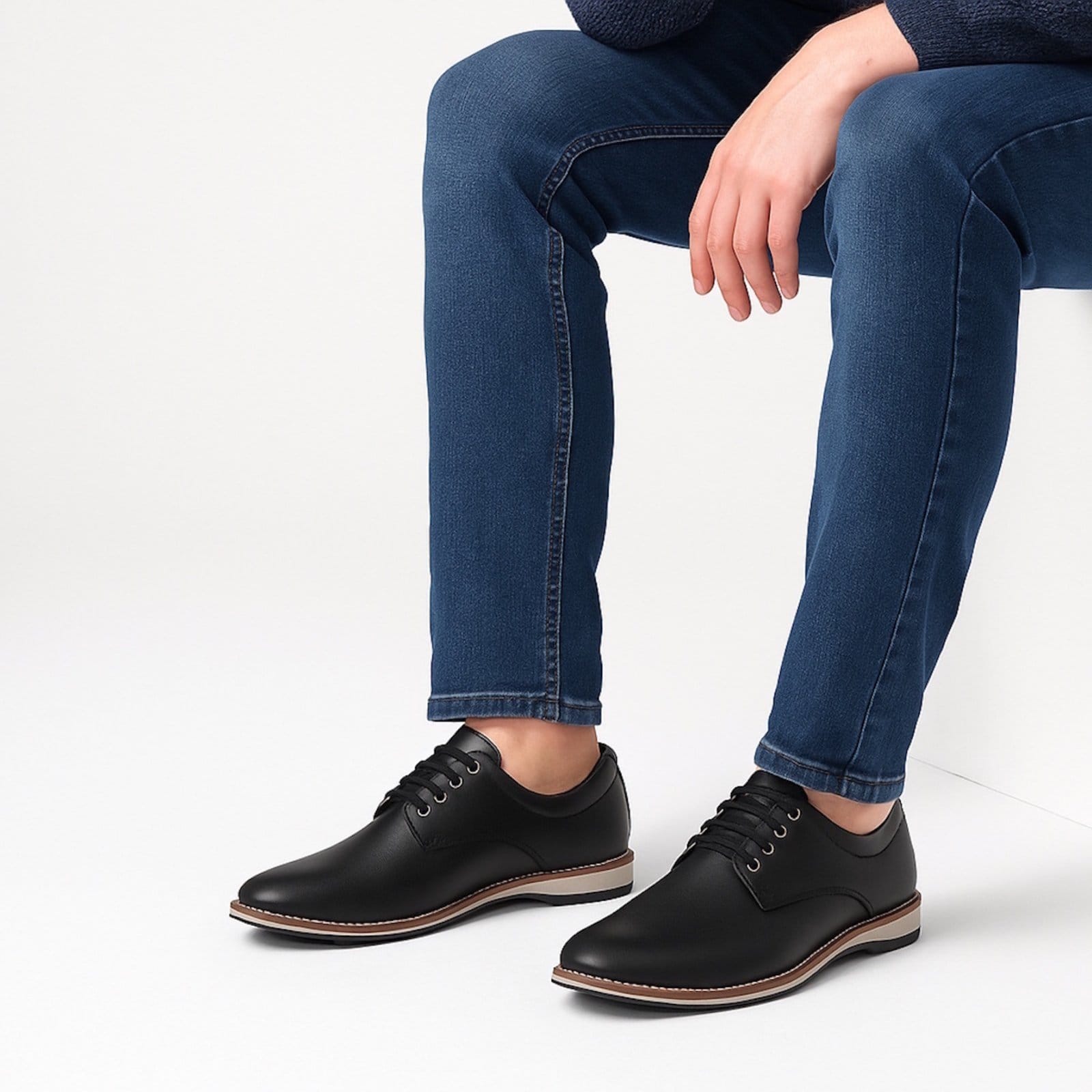 Vista 2 Kit 2 Pares Sapato Derby Social Casual Masculino Elegante Confortável e Yes Basic marrom/preto