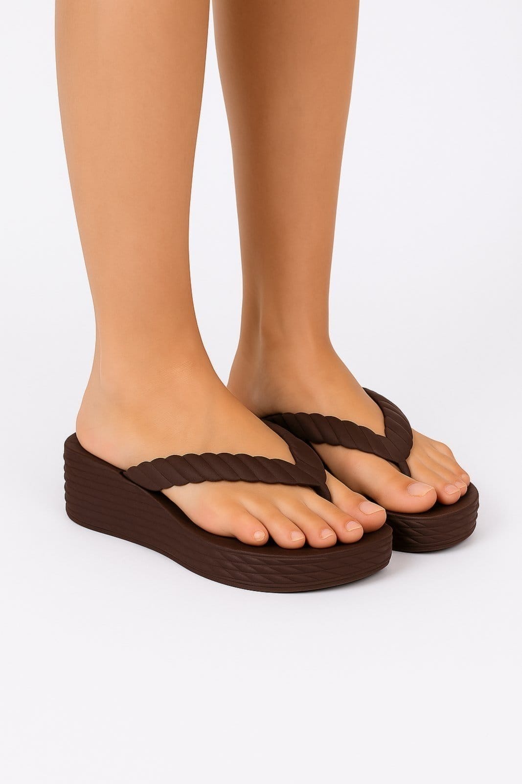 Vista 2 Sandália Beira Rio Chinelo Feminino Trançado Chocolate Angipé marrom