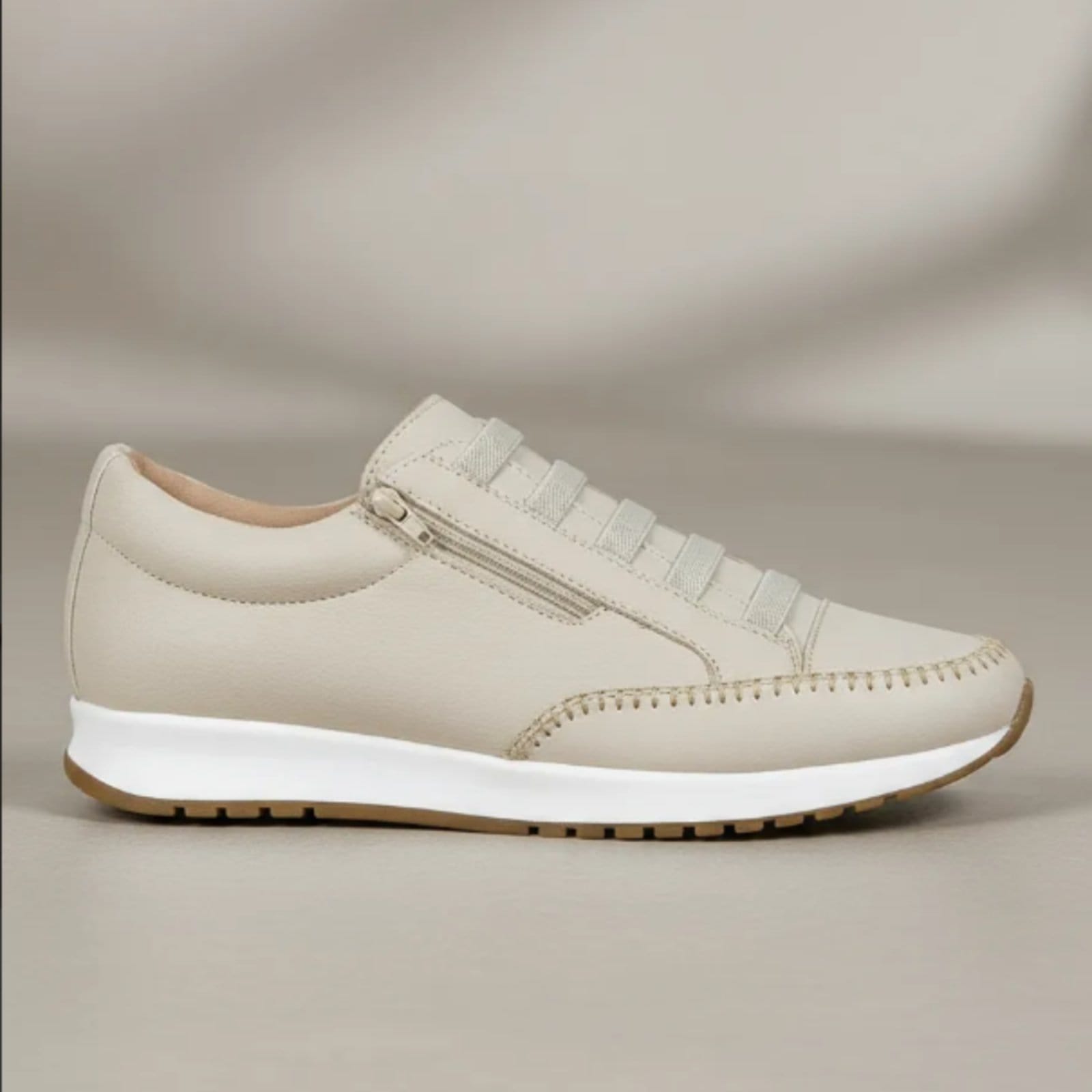 Vista 2 Tênis Feminino Casual Off White Bege Confortável ROMEU E JULIETA SHOES bege white