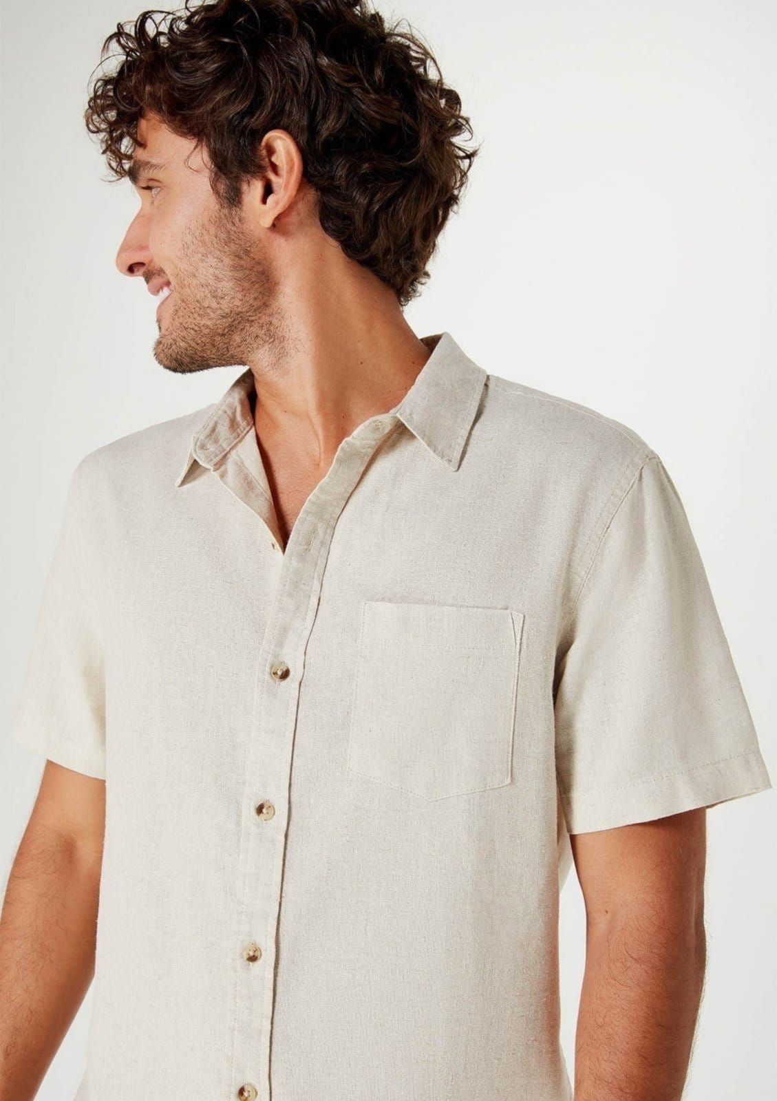 Vista 2 Camisa Básica Masculina Manga Curta Slim Em Linho Hering branco