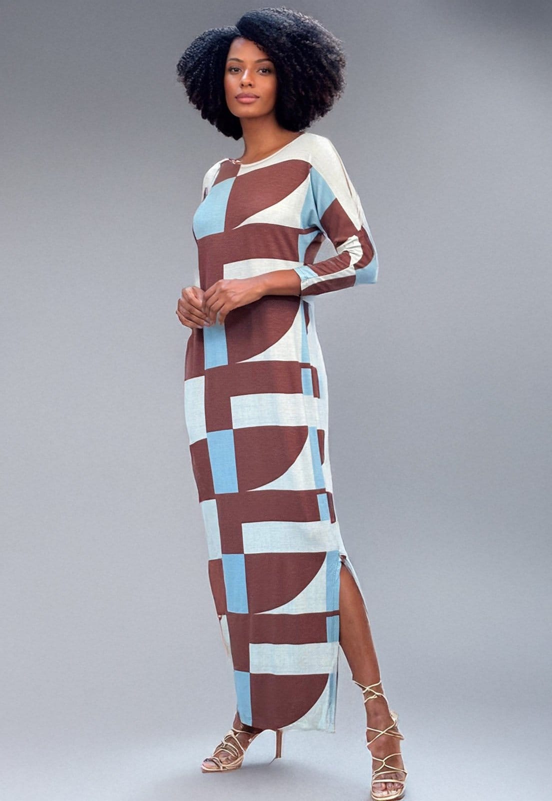 Vista 2 Vestido Longo Morcego Cabanafree Assimétrico Estampa Santa Rosa do Tocantins Cabanafree azul/estampado/off-white rosa