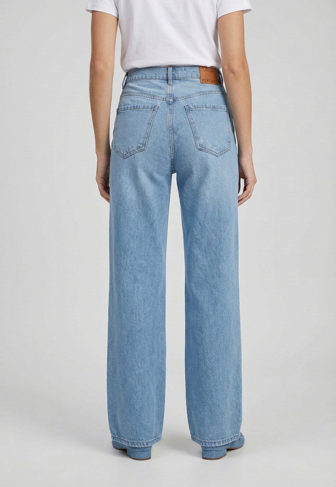 Vista 2 Calça Feminina Lança Perfume Wide Leg Lança Perfume azul