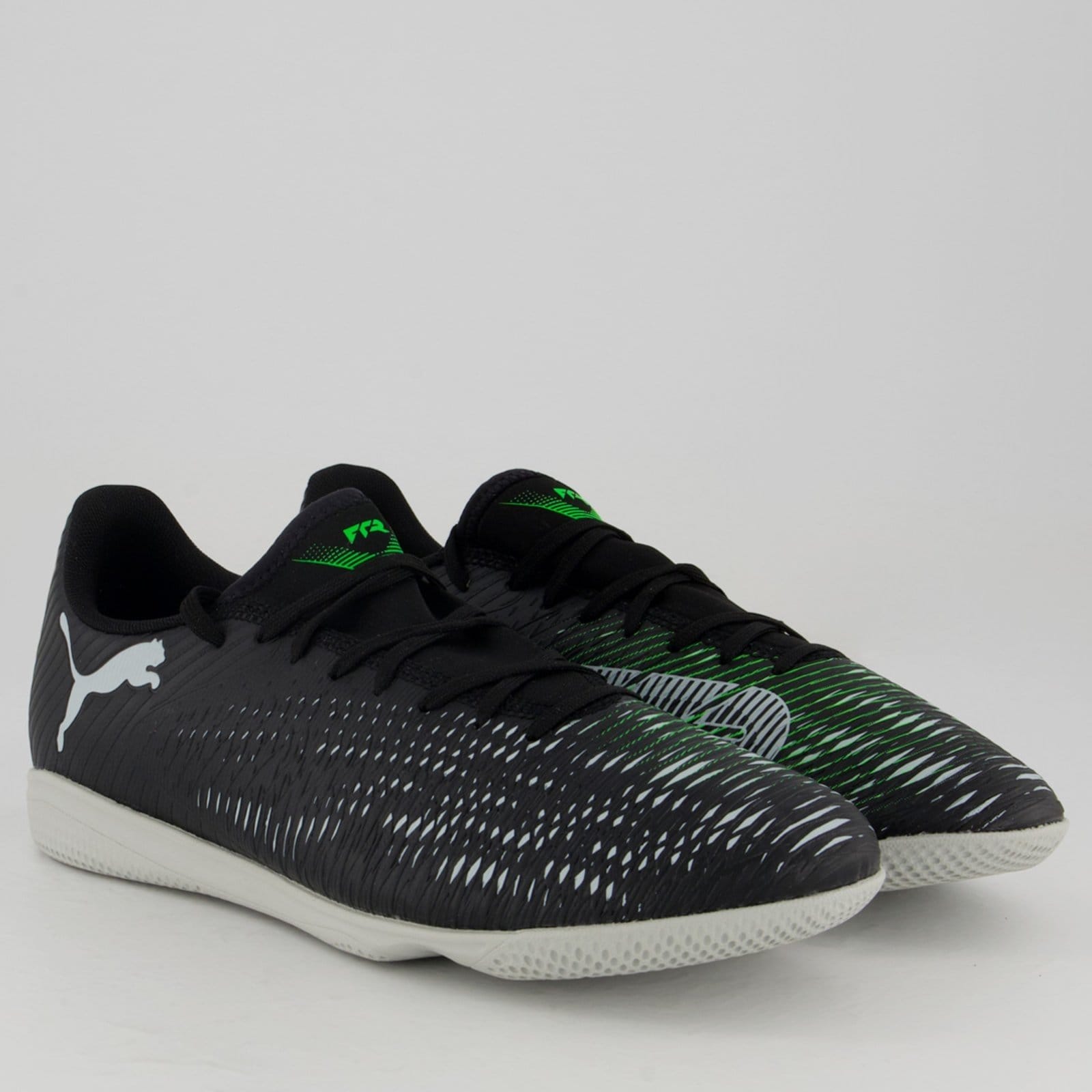 Vista 2 Chuteira Puma Future 8 Play IT Futsal Preta e Verde Puma preto verde
