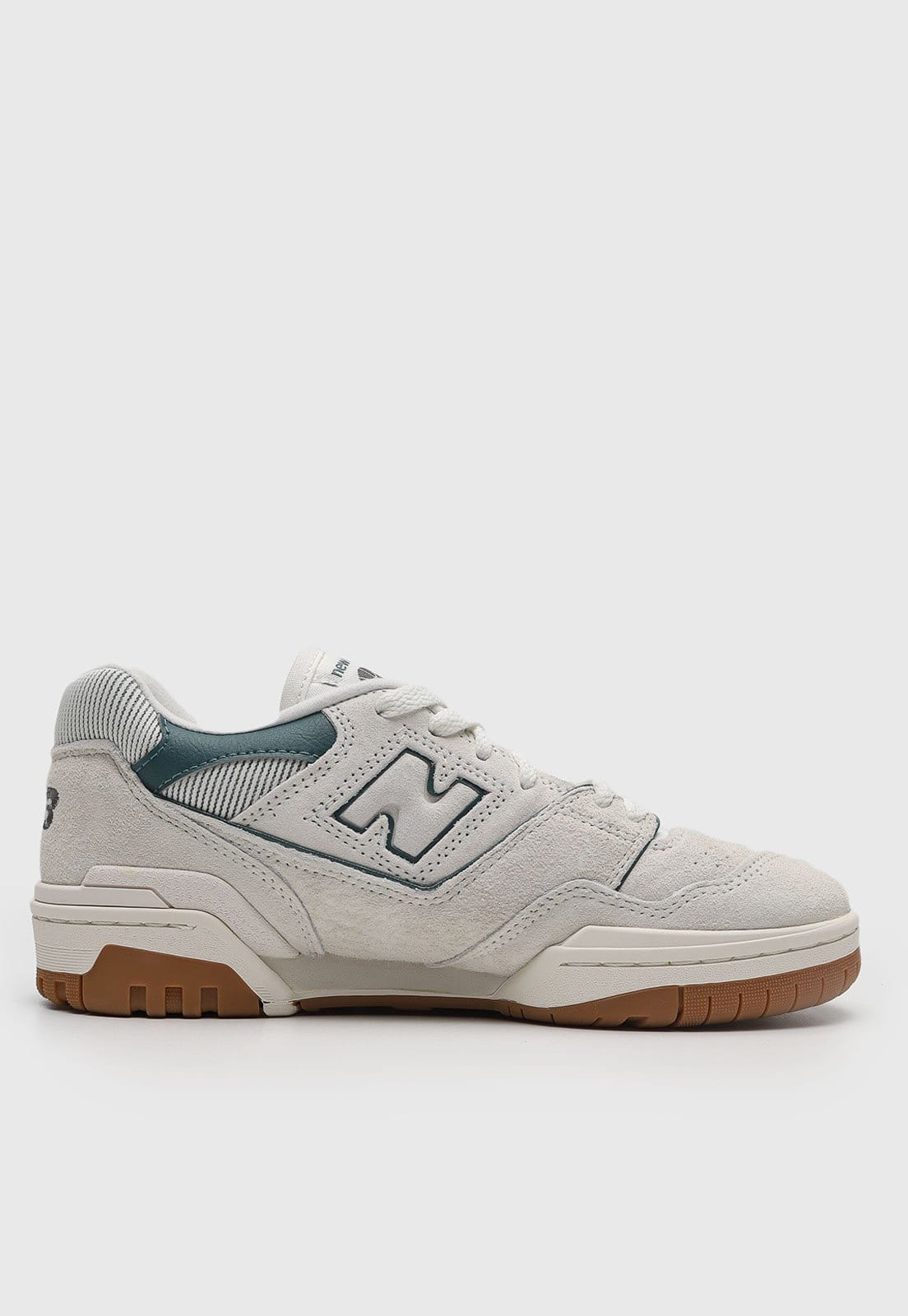 Vista 2 Tênis Feminino New Balance 550 Off-White e Verde New Balance off-white white