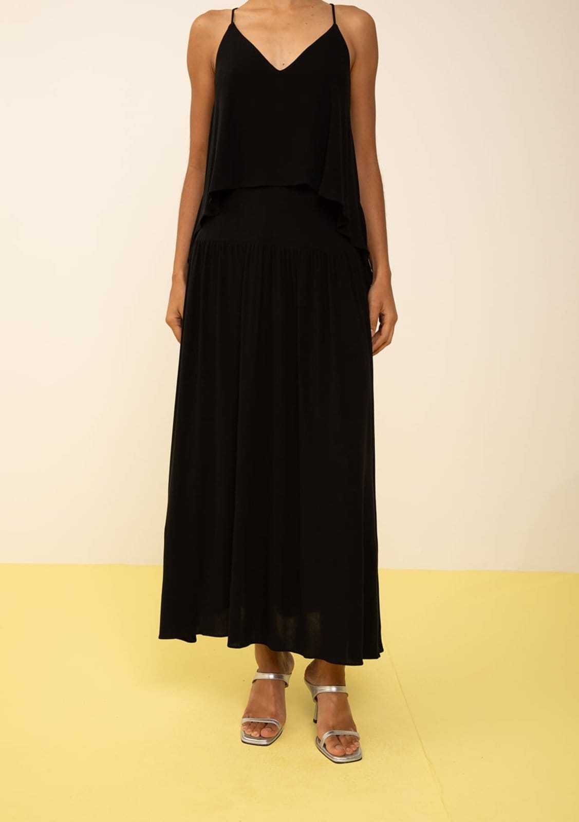 Vista 2 Vestido Zinco Solto Decote V Com Alça Longo Zinco preto