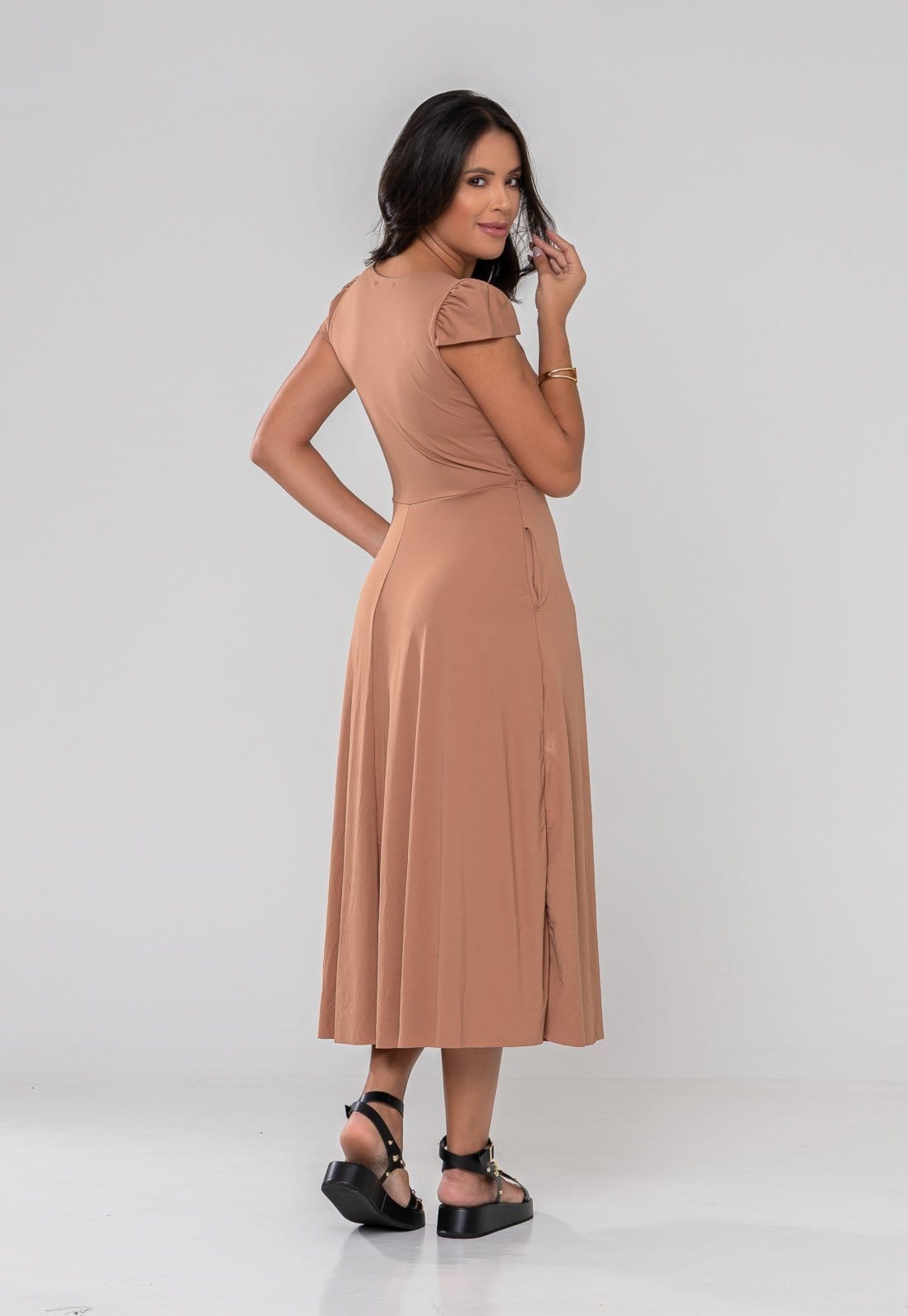 Vista 2 Vestido Aura Brenda Suplex Bolso Aura preto