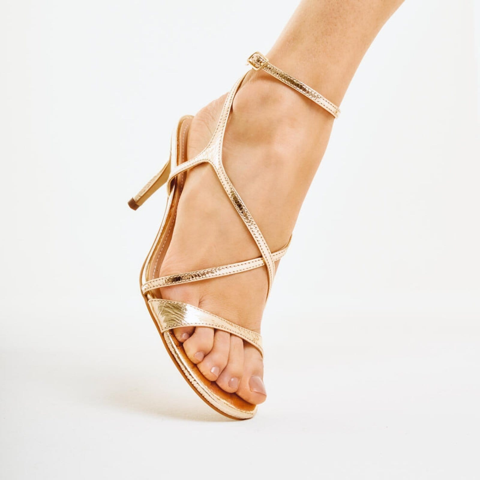 Vista 2 Sandália Couro Ouro Light Salto Médio Cecconello 2826004-1 Cecconello dourado