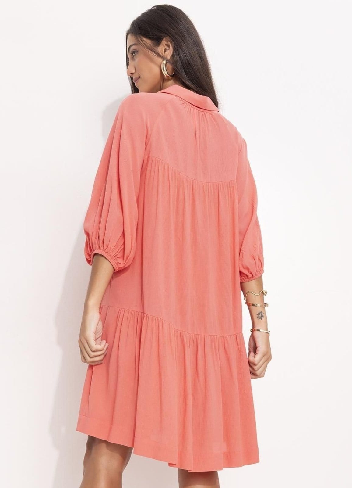 Vista 2 Vestido Feminino Salmão Em Viscose Plana Quintess rosa