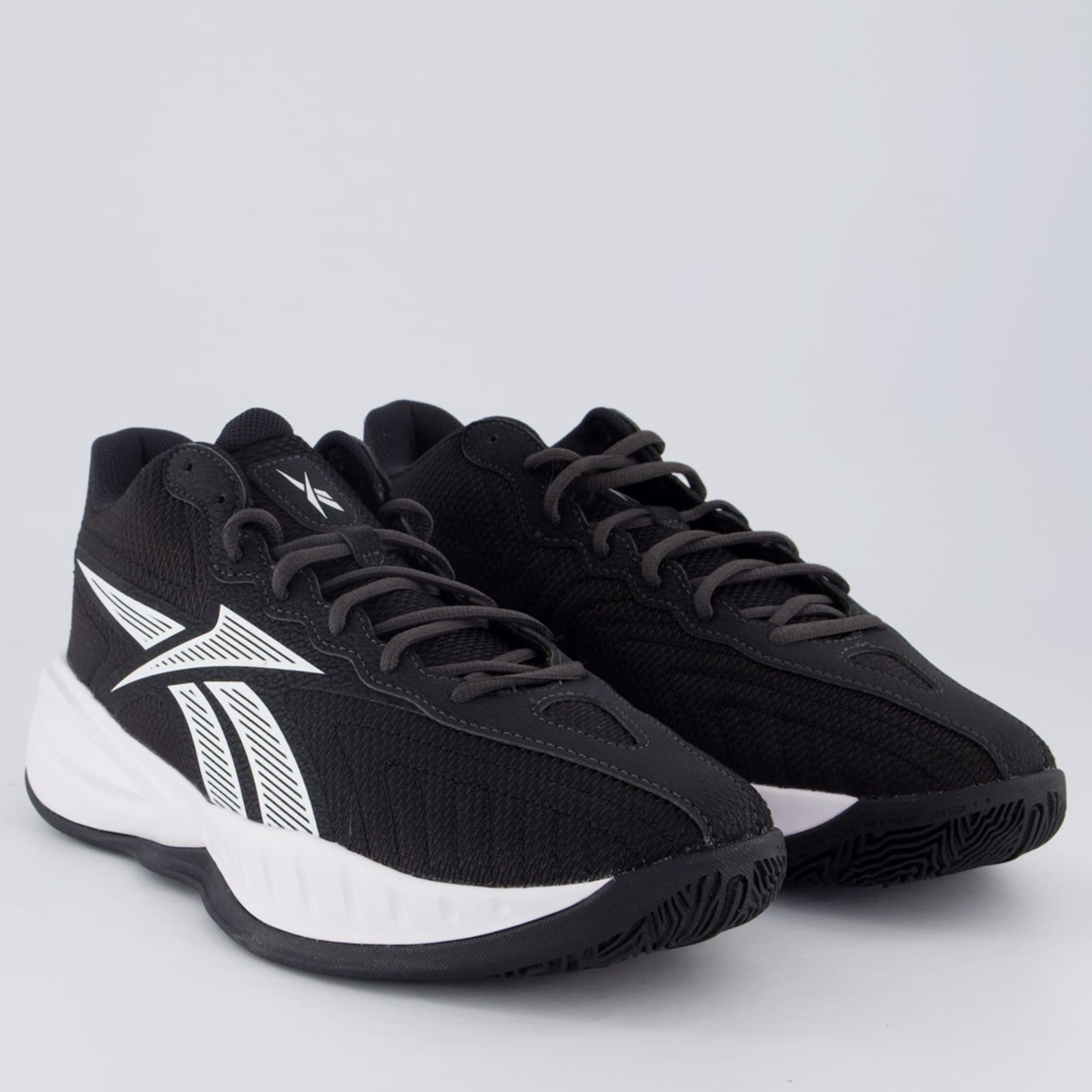 Vista 2 Tênis Reebok Press e Branco Reebok preto