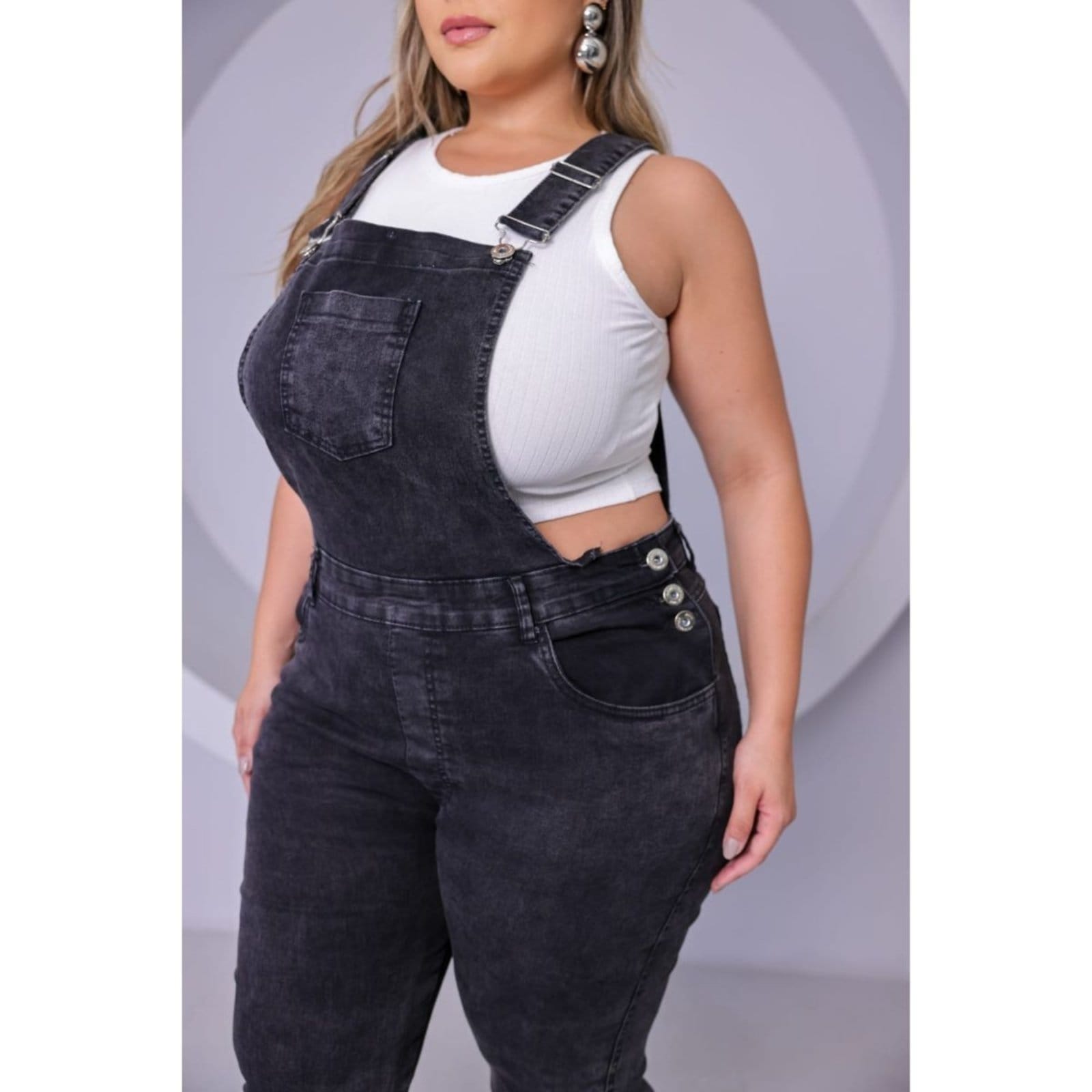 Macacão Jardineira Feminino Alleppo Plus Size Jeans Manchado