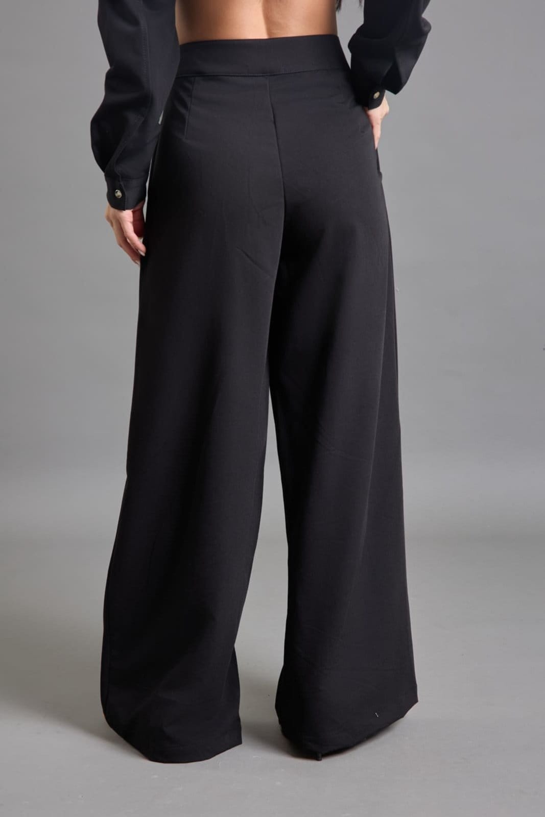 Vista 2 Calça Em Poliéster Feminino Com Botões de Pressão Dialogo DIALOGO preto