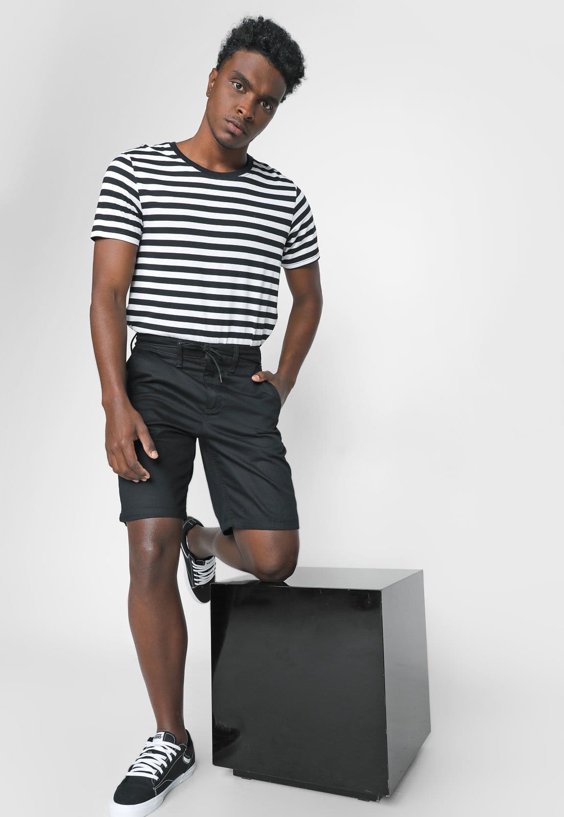 Bermuda Sarja Vans Chino Relaxed Preta