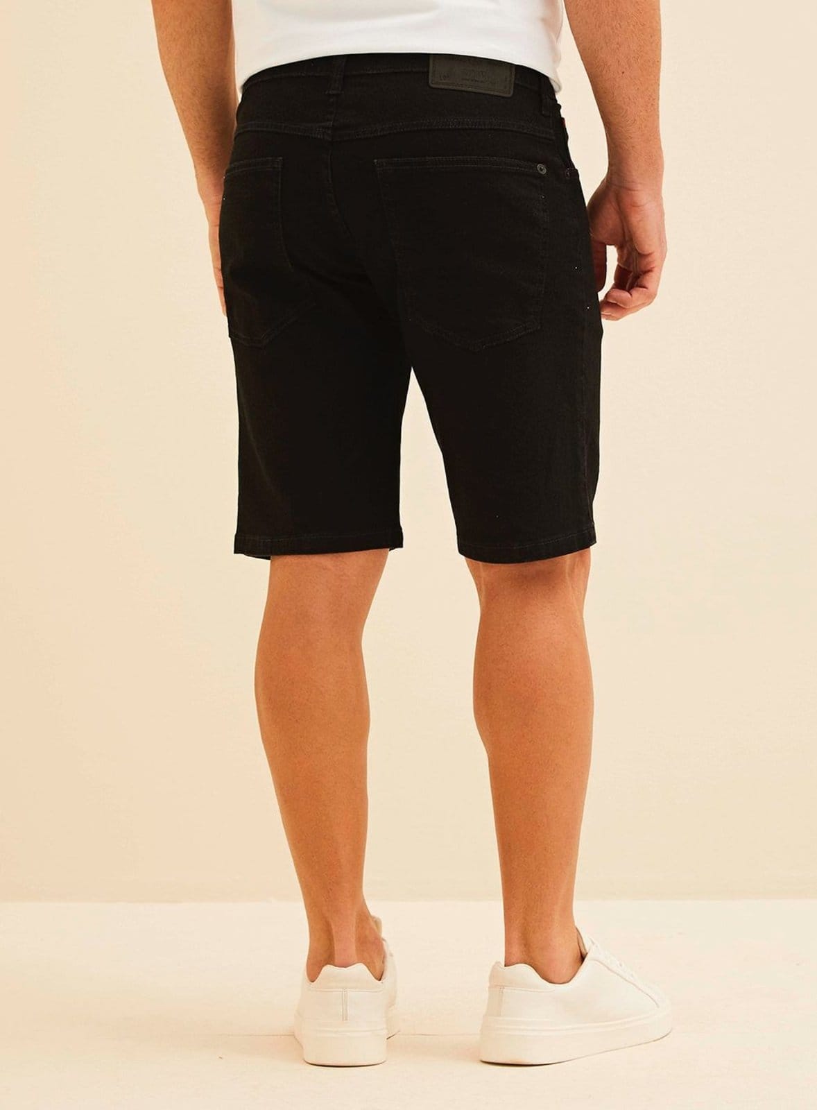 Vista 2 Bermuda Jeans Paul Slim Forum Indigo Preto Forum preto indigo