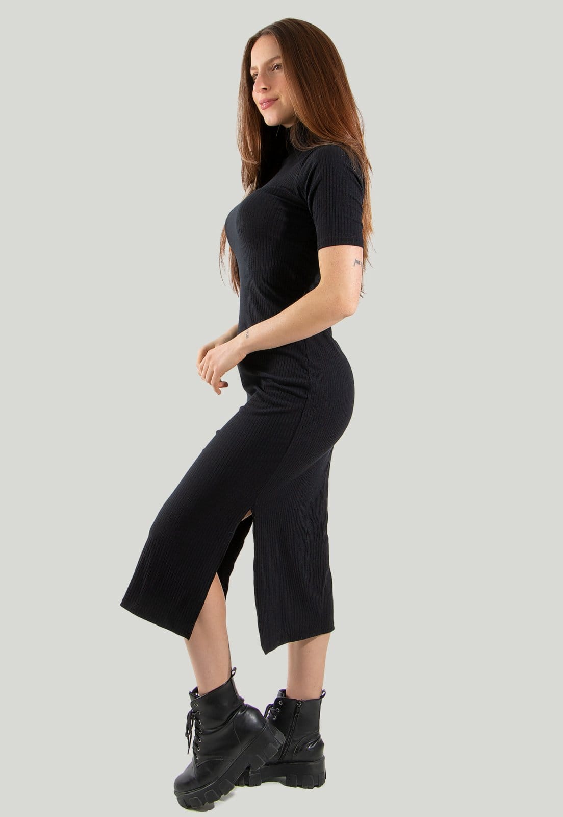 Vista 2 Vestido Midi Diluxo Gola Alta Canelada Diluxo preto