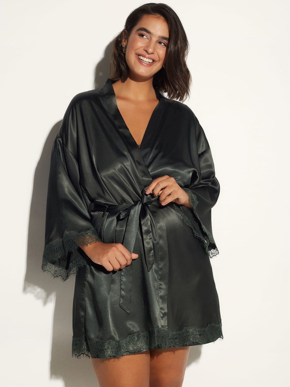 Vista 2 Robe Manga Curta Cetim Renda Angelina Verde Nori Loungerie incolor verde