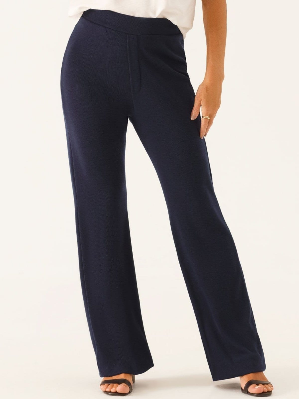 Vista 2 Calça Flare de Malha Marinho Vitalina Principessa azul marinho