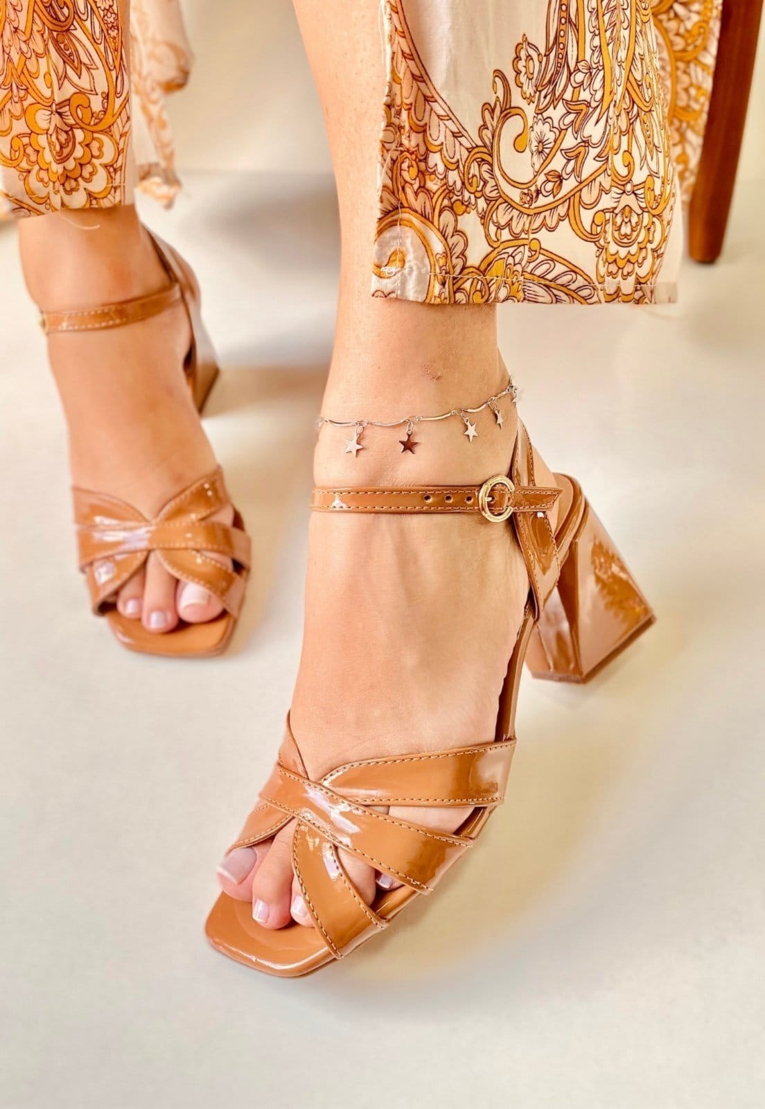 Sandália Salto Geométrico Feminina Atalia Shoes Verniz Aranha Tendência 2025