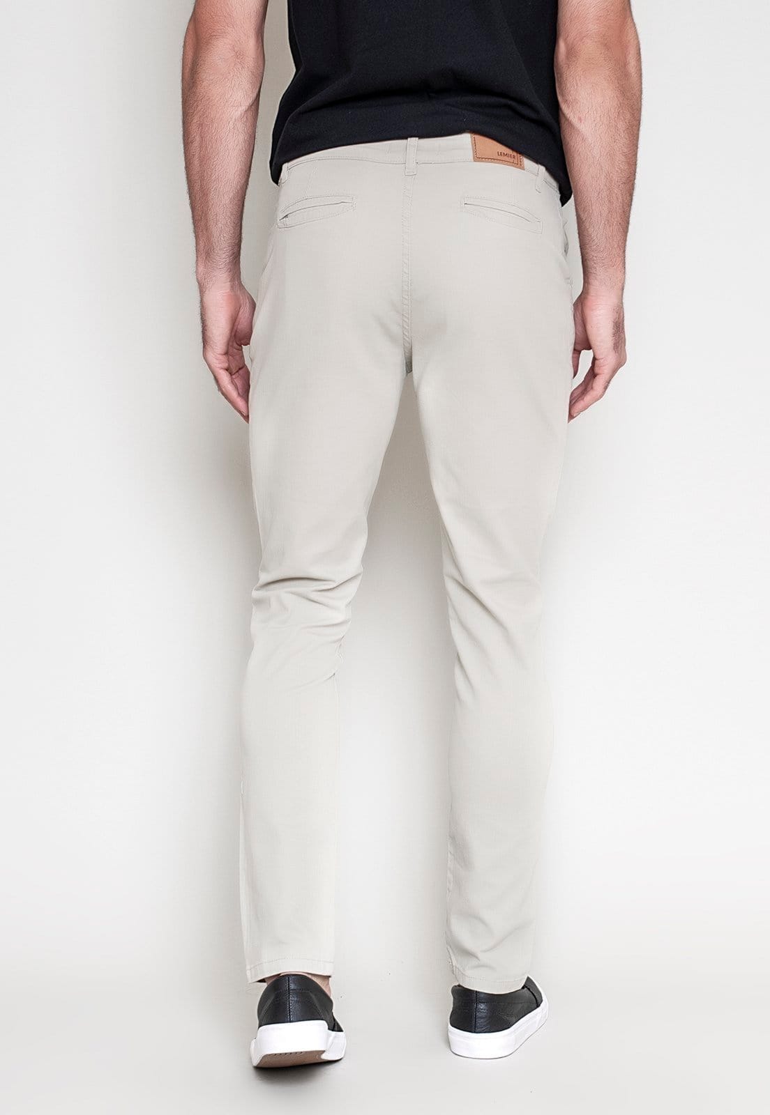 Vista 2 Calça Sport Fino Sarja Lemier Collection com Bolso-Faca Color Areia Lemier Jeans bege