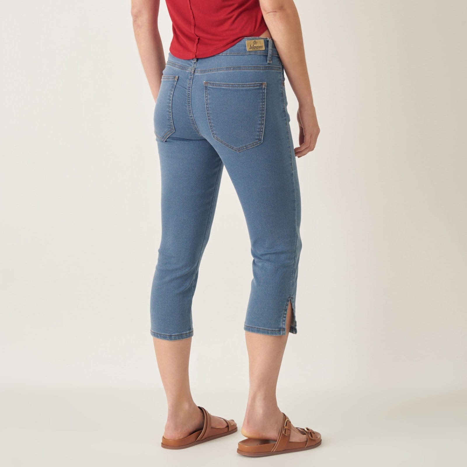 Vista 2 Calça Capri Jeans Cintura Alta com Fendas Bloom azul