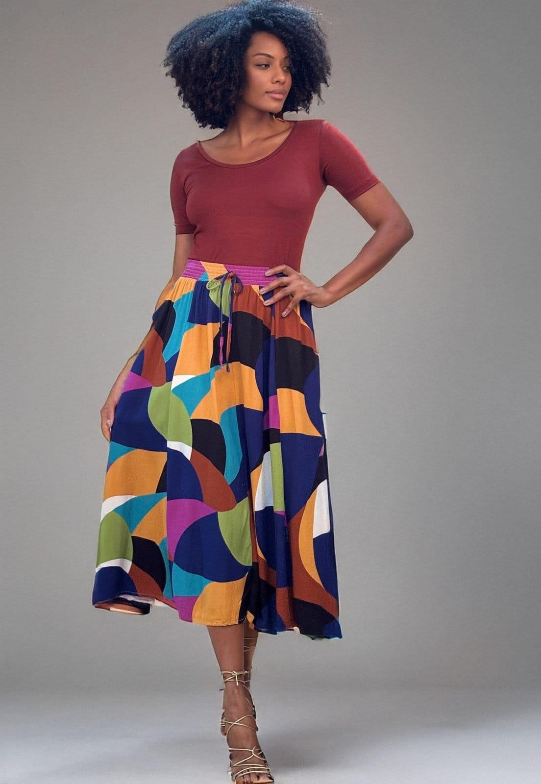 Vista 2 Saia Amazonia Vital Longa Viscose Estampa Jardim Azul Amazonia Vital estampado/laranja/lilás/preto/verde azul