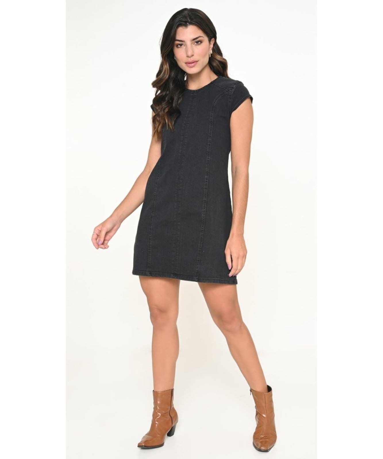 Vestido Manga Curta Com Recortes