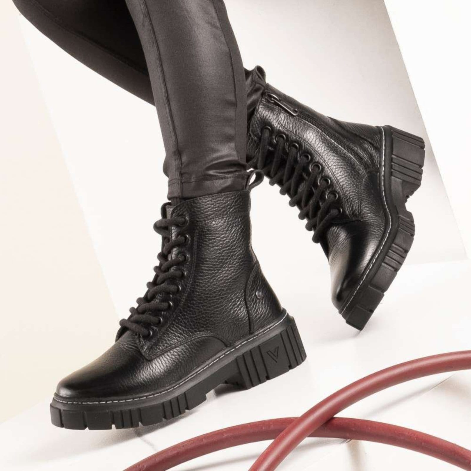 Vista 2 Infantil - Bota Coturno Feminino Em Couro Vittal Larissa USE VITTAL preto