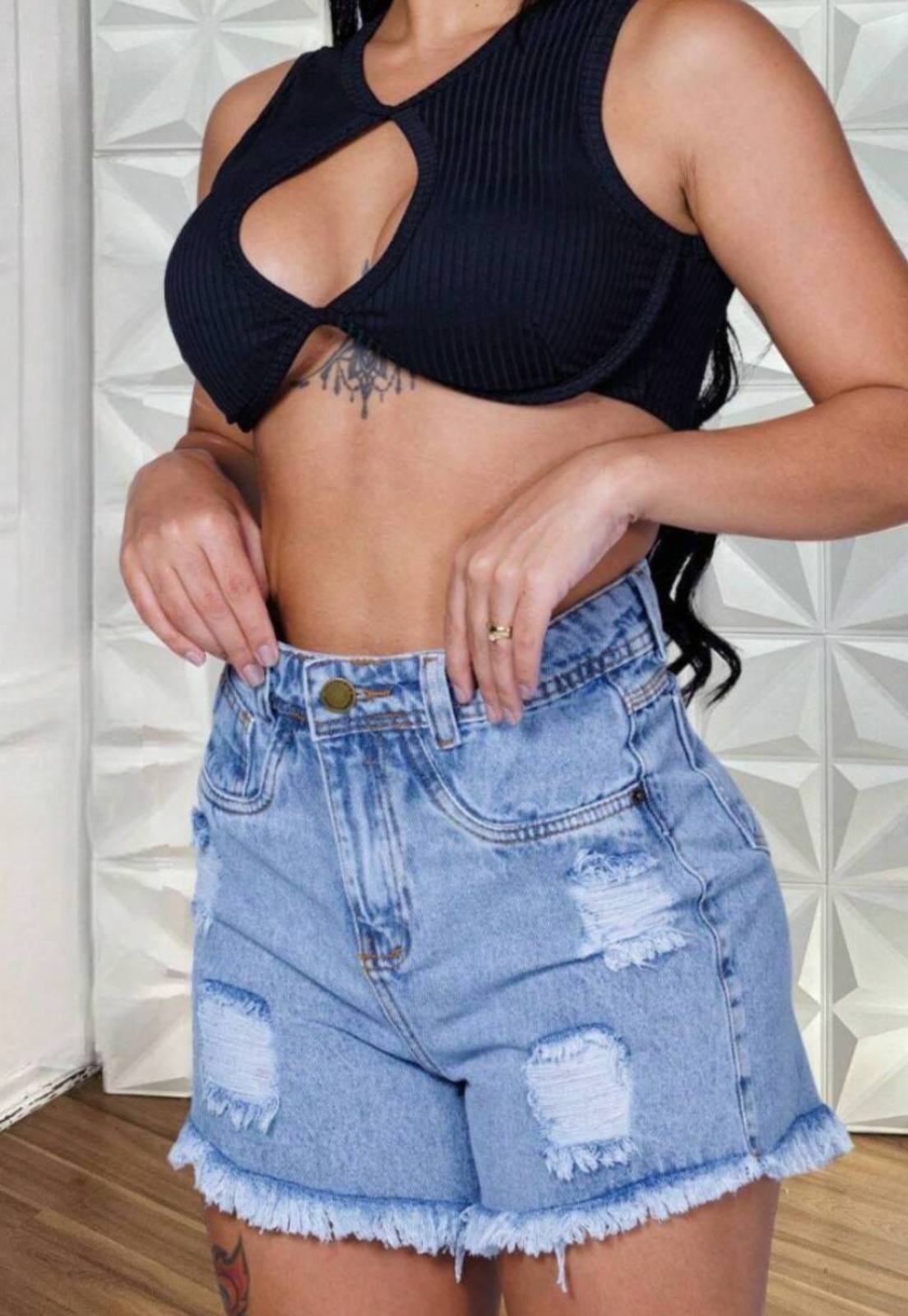 Vista principal Short Feminino Desfiado Marmorizado - Estilo Despojado e Confortável KOVALI FASHION STORE jeans