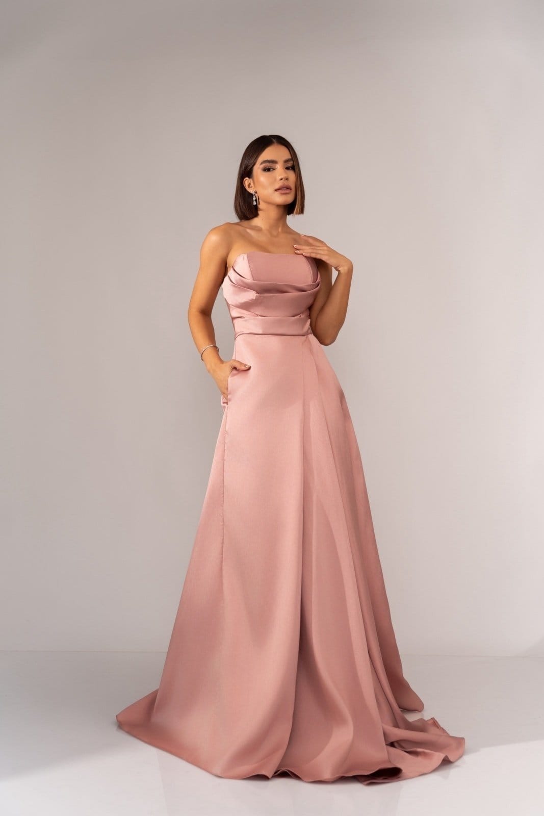 Vestido Longo de Festa Madrinhas Tomara que Caia com Fenda Cetim Biancynna Cia do Vestido