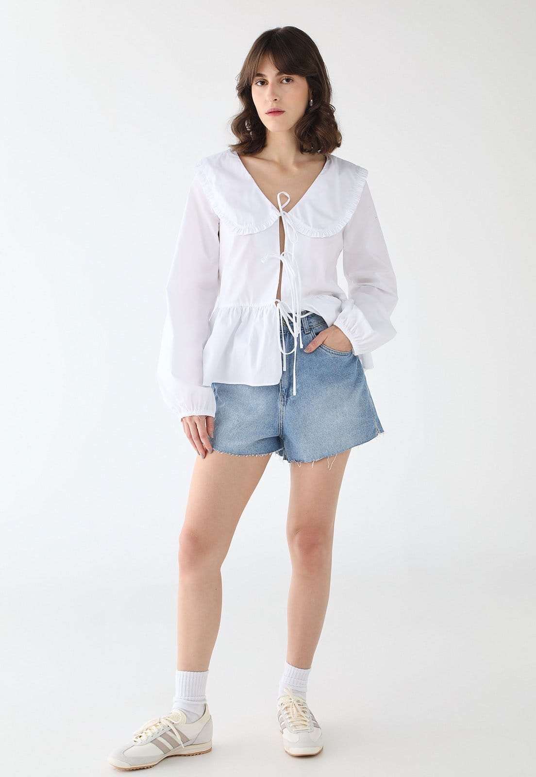 Vista 2 Shorts Jeans Feminino Hang Loose Destroyed Lavagem Clara Hang Loose azul