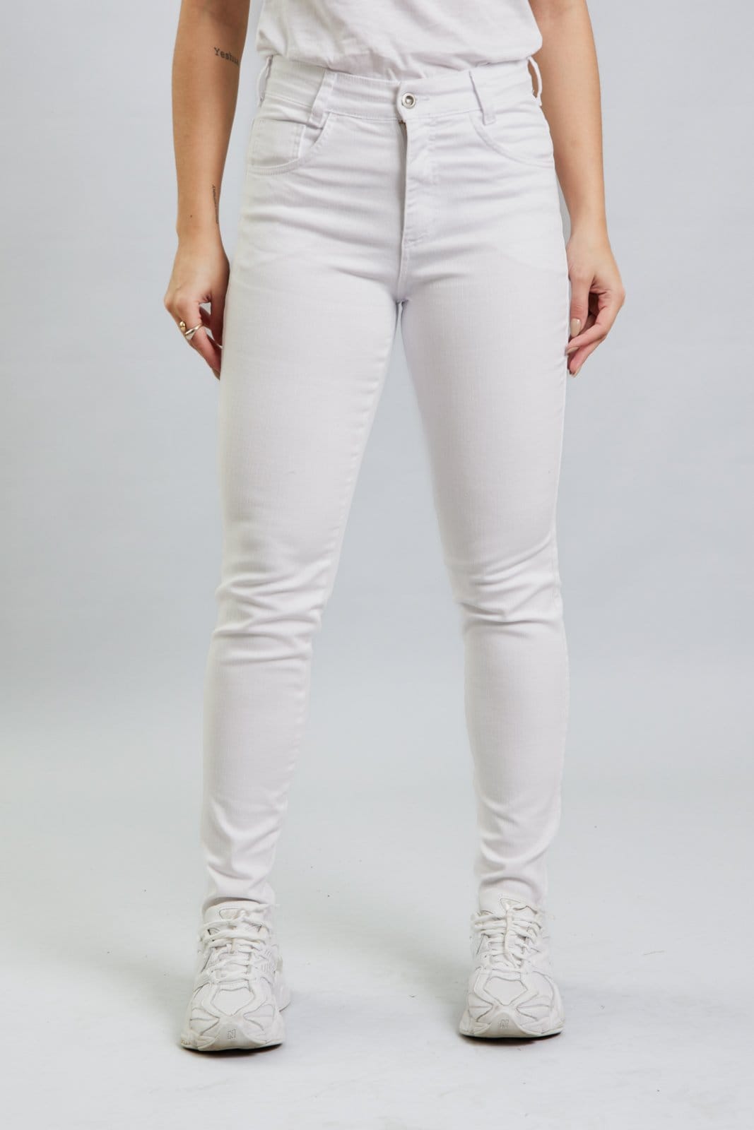 Vista principal Calça Sarja Branca Feminina Enfermagem Uniforme Hospitalar DIALOGO branco