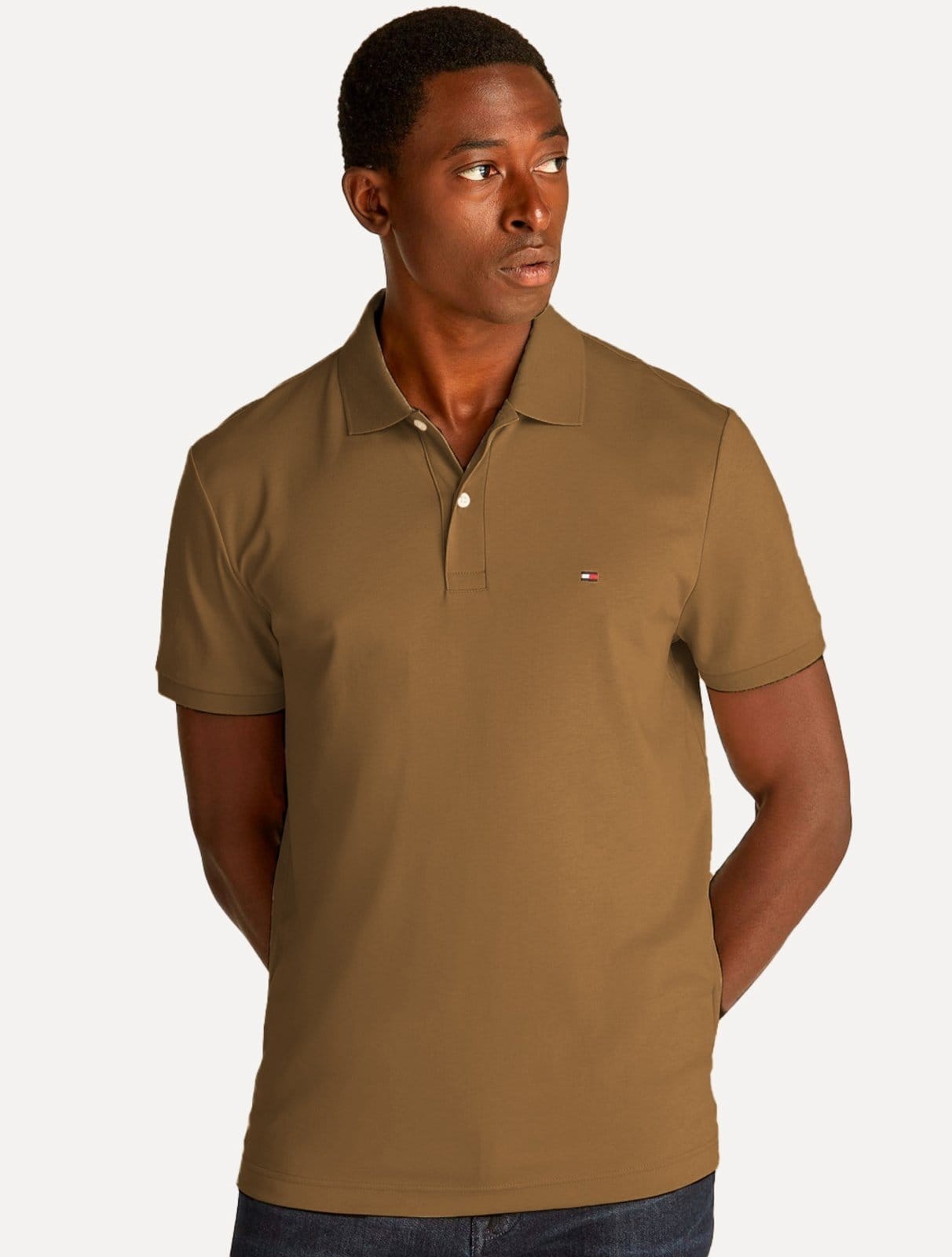 Vista principal Polo Tommy Hilfiger Masculina Malha Liquid Cotton Seasonal Caqui Caramelo Tommy Hilfiger caramelo caqui