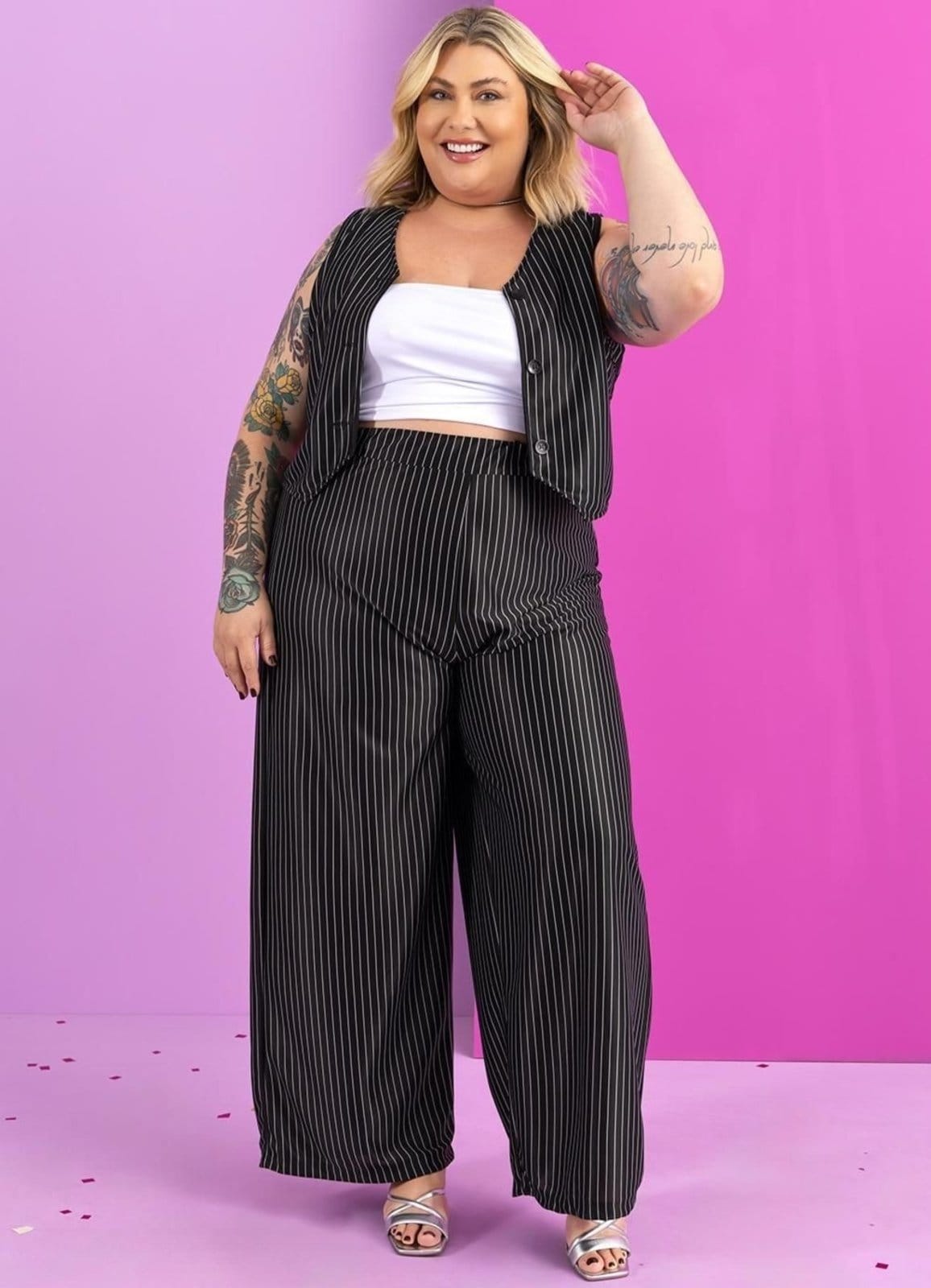 Vista 2 Calça Risca De Giz Listrada Preta E Branca Marguerite preto